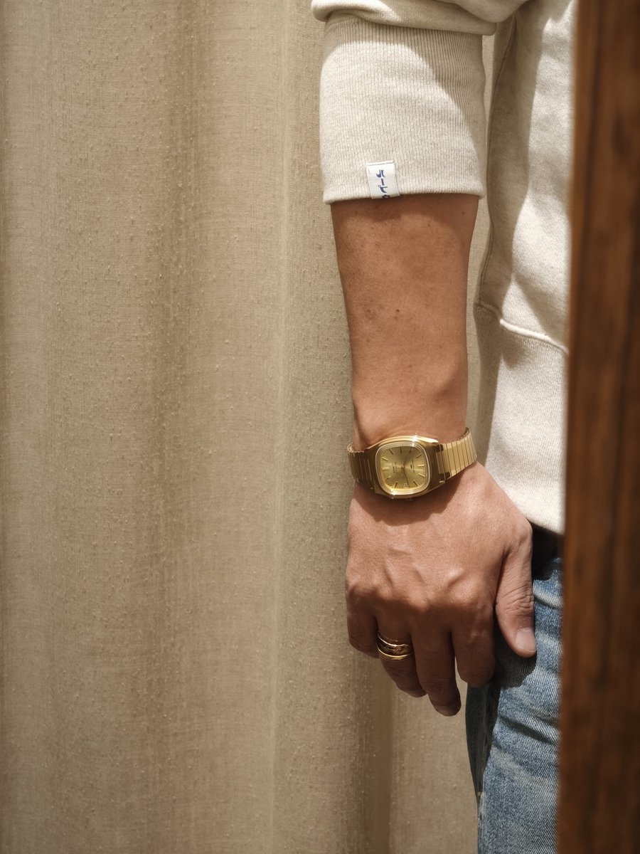 rikimaruwash's tweet image. 永く着れるとよく聞くループウィラーを試着。
品質、着心地やシルエット、どれも🙆
色違いで揃えてコレばっかり着る人が居るのもよく理解できました。

スウェットにしては少々高いけど買いかな。

#ループウィラー
#旧式吊り編み機 
#Warehouse
#TIMEX