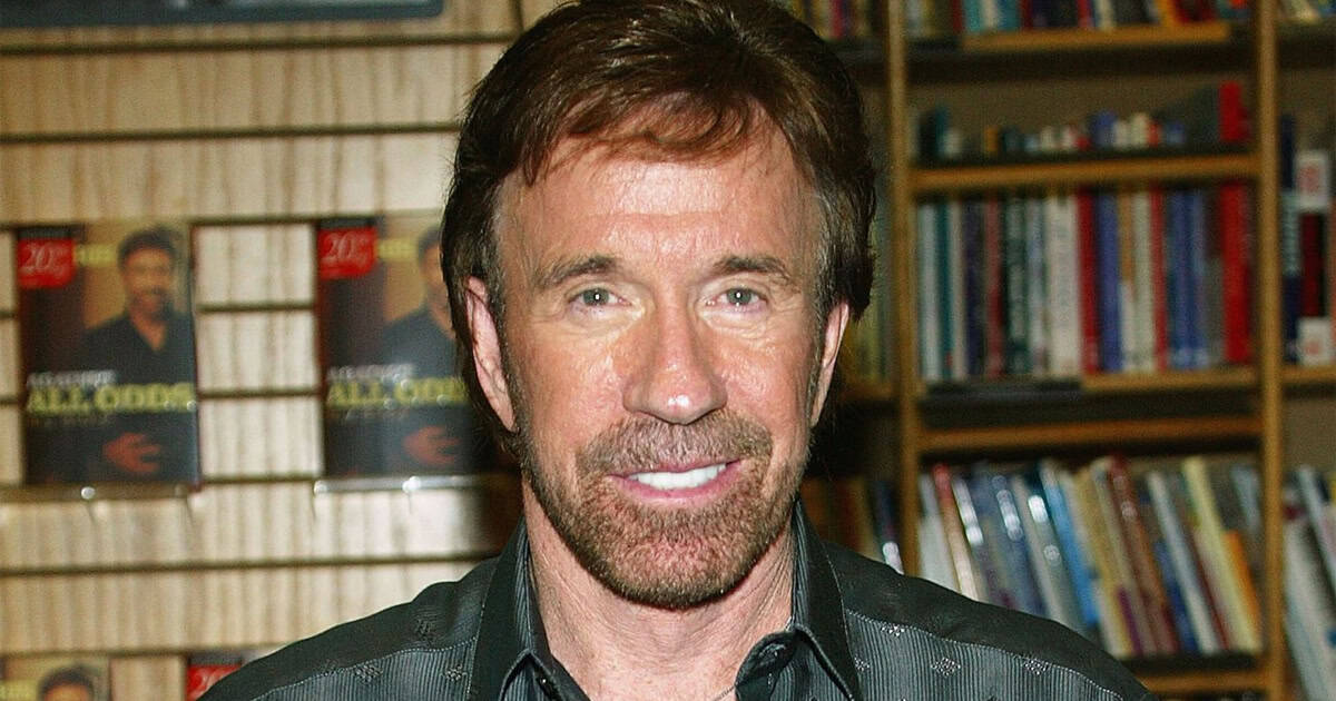 joblocom's tweet photo. Martial arts icon Chuck Norris passes away at 86 https://t.co/m6QX5xPr1v https://t.co/aOb78MiTtt