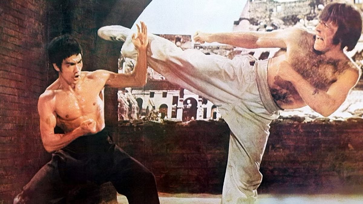 RatinMC's tweet photo. "Antes de esquecer um presente de Chuck Norris, Papai Noel existia." https://t.co/XmXO8tzZMI