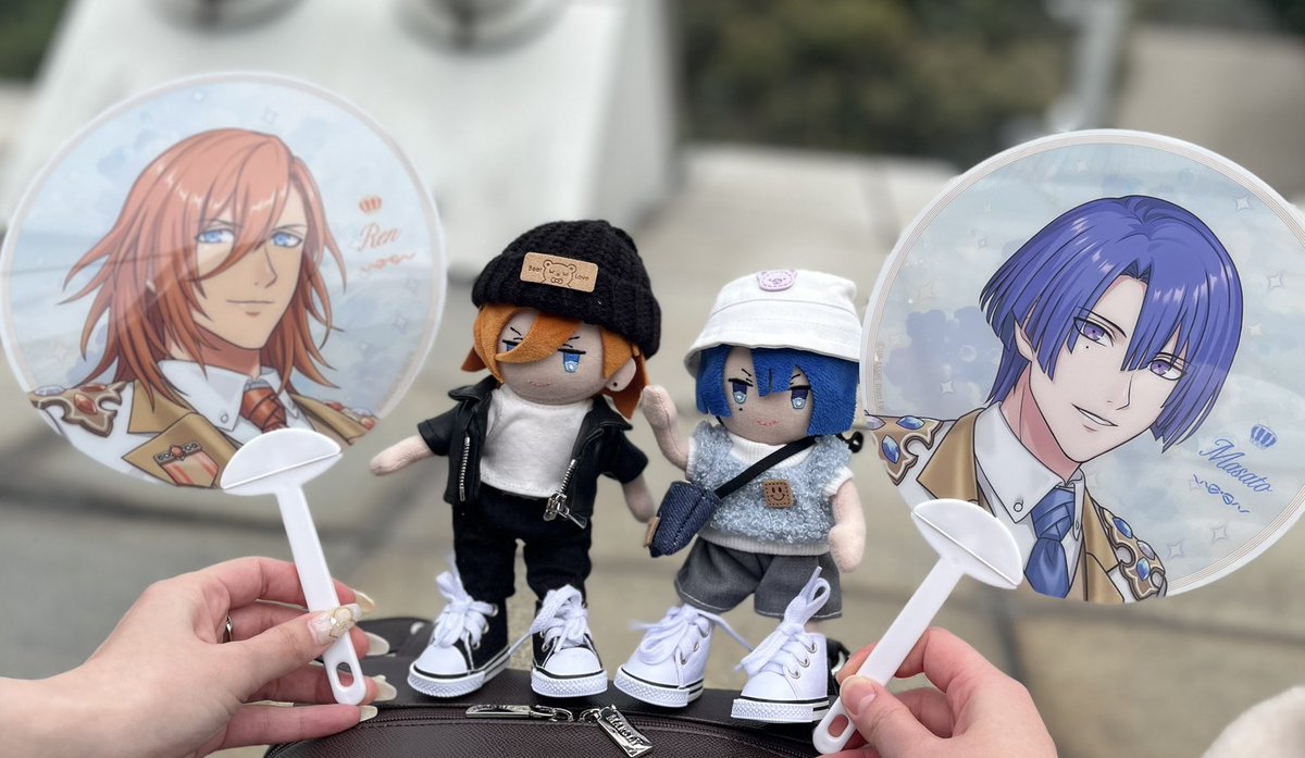 SuperGokigen's tweet photo. 3DLIVE初現地〜.ᐟ.ᐟ
の前にぱんちゃんとアフタヌーンティー🫖
ぬいたちにはライブに行くことを内緒にしていたので、会場に着いてからライブ見るよ.ᐟ.ᐟと教えてあげたら大騒ぎでした。
各々楽しんでいてよかったです。
こさめちゃんうみはちゃんもありがとうう↑↓↑↓↑ https://t.co/fthcLJvVmI