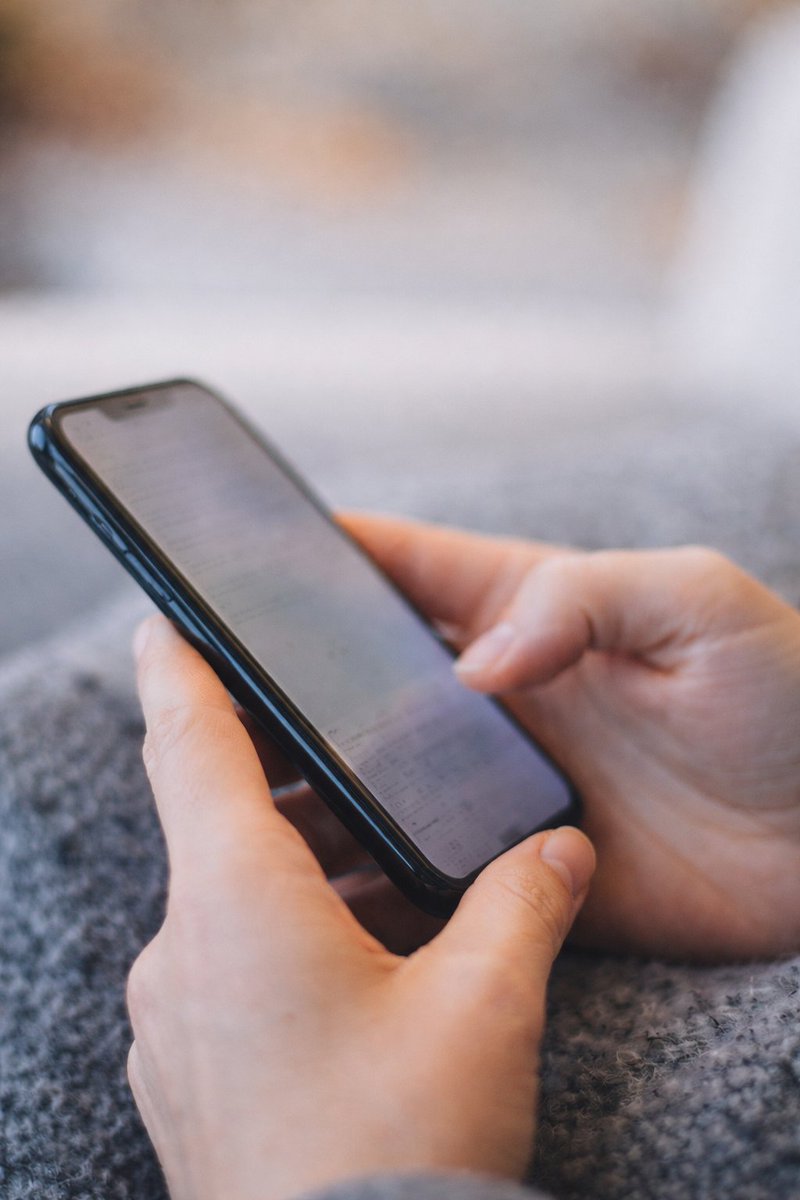 I open my phone for 2 minutes
2 hours later
I have watched random reels
checked my profile 10 times
and still did not do what I picked the phone for 😭
Anyone else or just me