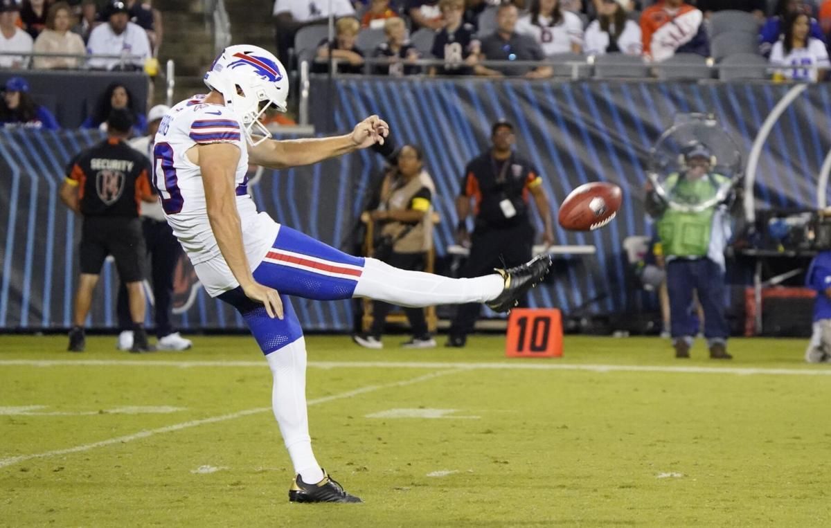 NoahBeauso's tweet image. The Columbus @UFLAviators have signed American Punter Brad Robbins, per the league.

He will wear #83.

The signing comes just days after the Aviators transferred Jake Camarda to the "Retired" list.
#UFL | #BetweenTheGoalposts