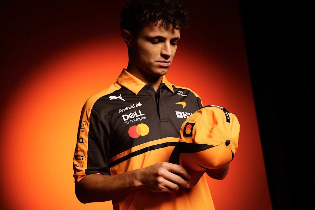 NorrisFiles's tweet photo. 📸 | Nuevas fotos de Lando para McLaren x Puma! 🧡 https://t.co/splHbosR14