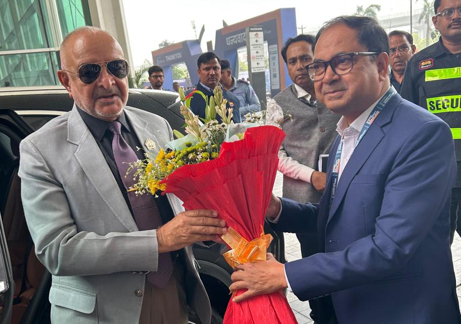 MediaRN_ANI's tweet photo. #IslandsDevelopmentAgency
#Gateway2IndoPacific

@Admiral_DKJoshi attended the Power Ministers’ Roundtable Chaired by @mlkhattar Hon’ @MinOfPower/@MoHUA_India at the #BharatElectricitySummit2026. In his intervention #LGANI strongly recommended consideration of Small Modular Reactors (SMRs) for selected Islands locations in @Andaman_Admin, as with soon to be commissioned #Mega #Infra #Projects like #ICTT, New #GreenfieldAirport etc., the peak power demand will increase several times, as compared to current requirements. With many countries in seismic zone 5 successfully operating similar power plants, including option for offshore barge-mounted floating nuclear plants, #LGANI highlighted the advantages of rapid scalability and with spin-off benefits of freshwater from the cooling plants.  Also emphasised the need for early resolution of the power #Privatization issues, which will be the primary consideration for the unfolding Power matrix roadmap of #A&NIslands.