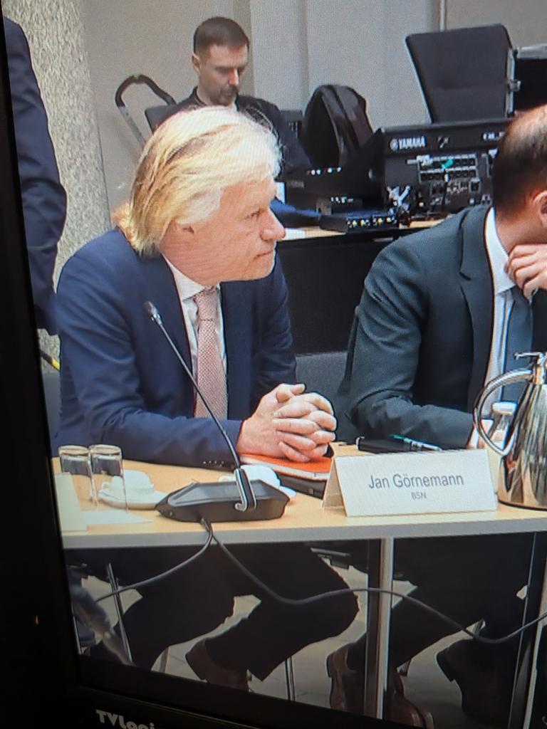 Märchenschloss im Dachgeschoss tweet media