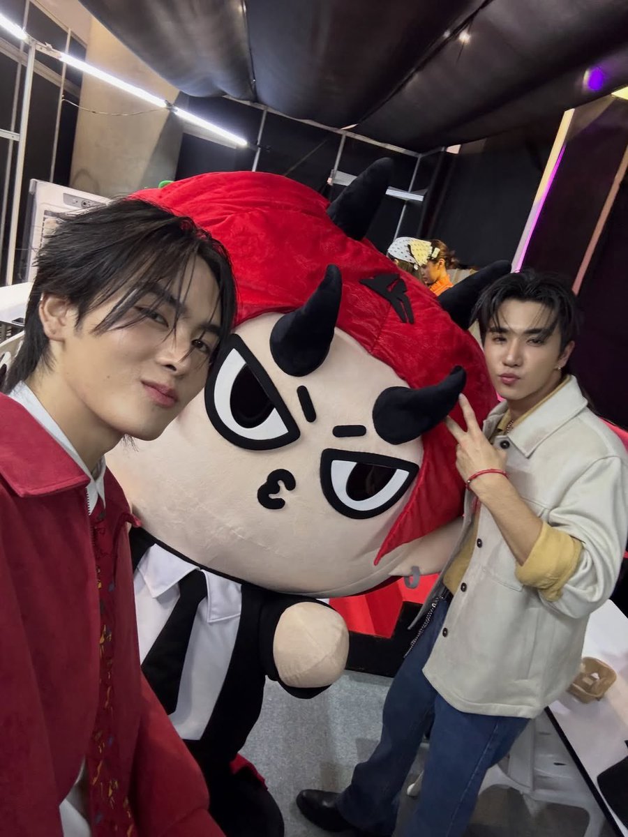 mia 🍎 tweet media