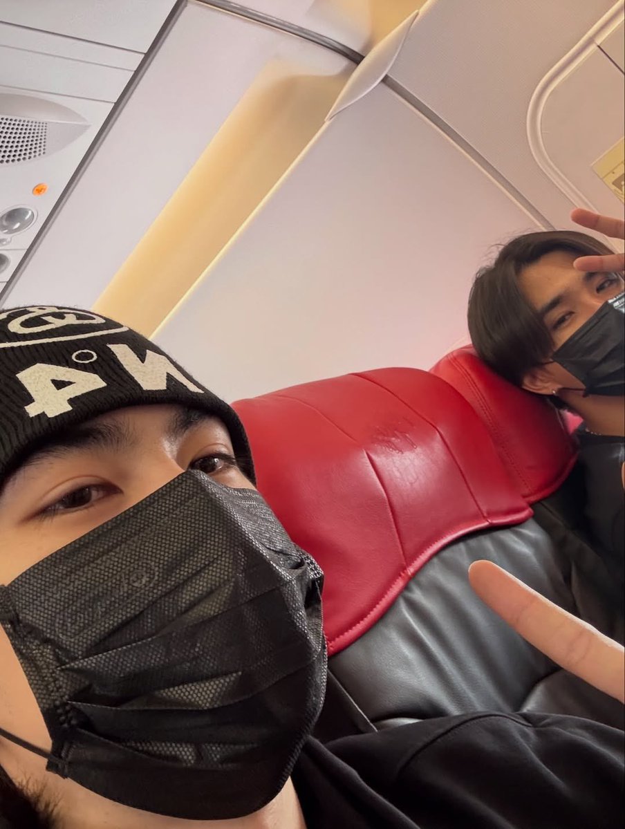 mia 🍎 tweet media