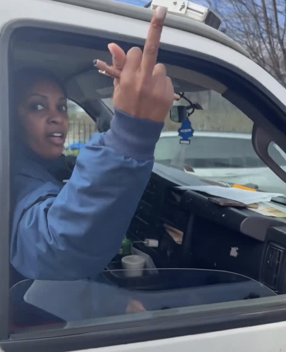 StinkyFeat tweet media