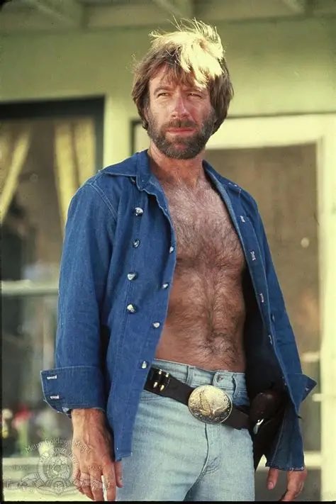 USDailyNow's tweet photo. Legend gone: Chuck Norris 🇺🇸 has passed at 86 after a medical emergency in Hawaii. The martial arts icon, Walker, Texas Ranger star, and meme king leaves a massive legacy of toughness & heart. Rest in peace, Chuck—Death finally caught up. Prayers for his family. 💔🦵
#ChuckNorris #RIP #AmericanLegend