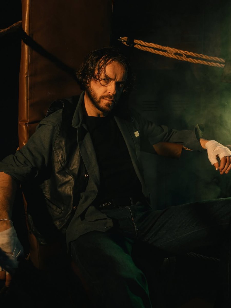 в перманентном ахуе tweet media