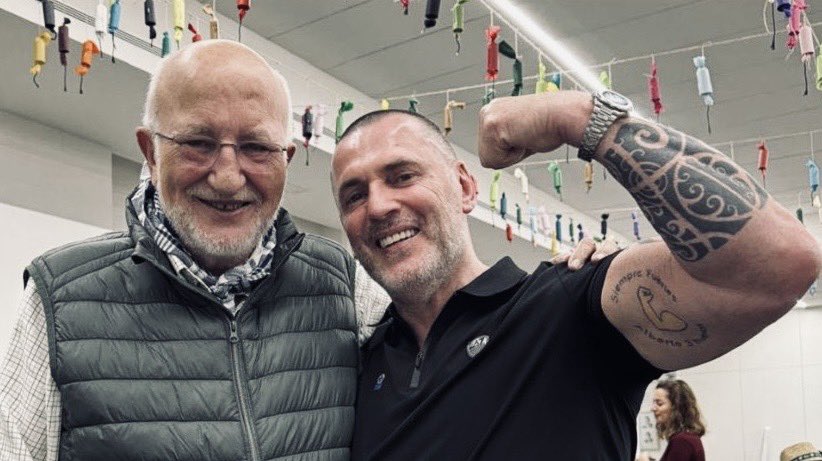 Dirty Sánchez tweet media