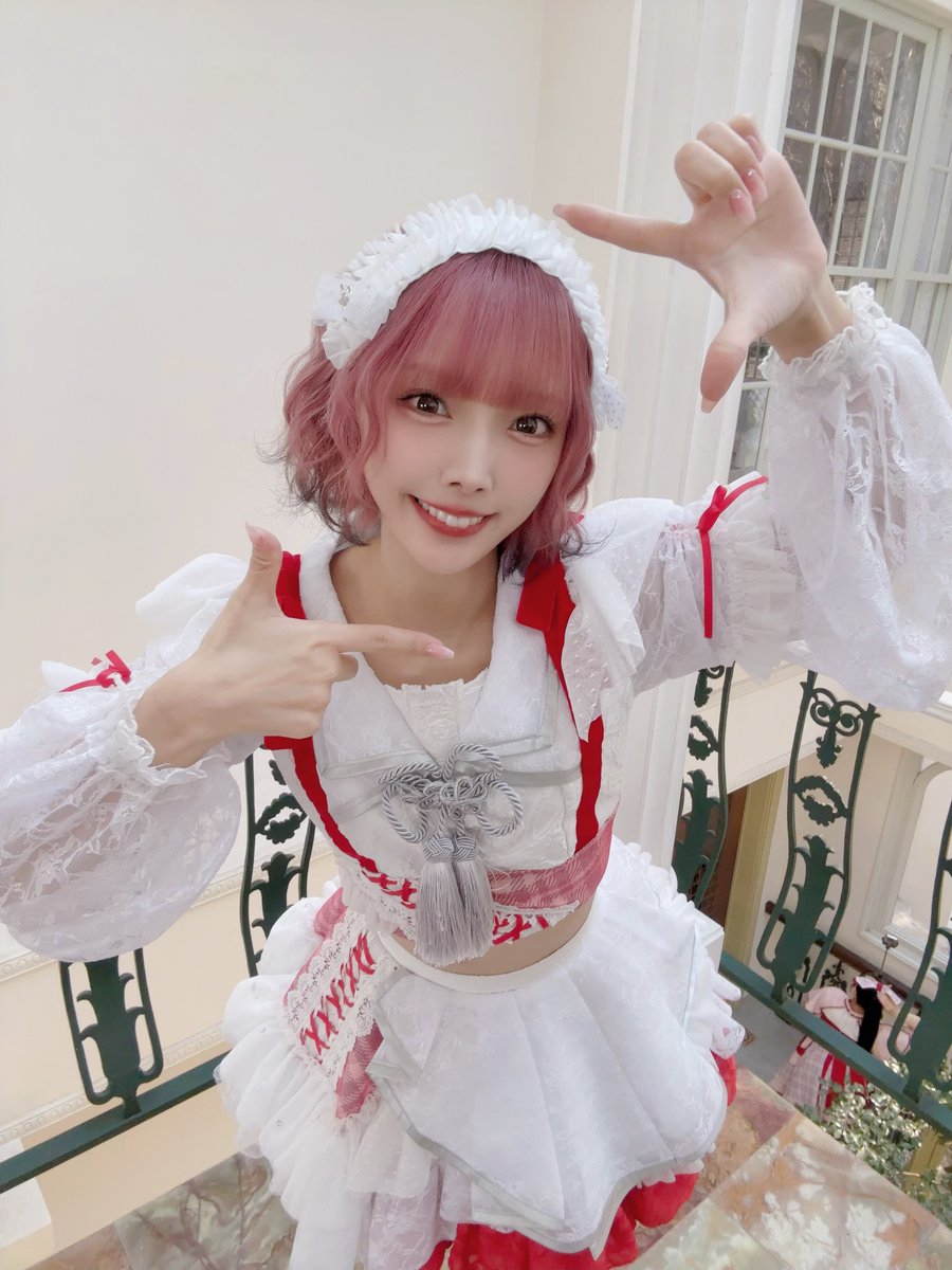 今日もシアターありがとうございました！

あしたはいよいよ【あたしあたしあたしあたー!!!】のMVお披露目🎀
とっても素敵なMV一緒に見ようね〜☺️✨

そして、私が描きました10代目センター衣装のアクキーも明日からゲットできるよ〜
たくさんの人にお迎えしてもらえますように！
#かかかぶぶぶききき