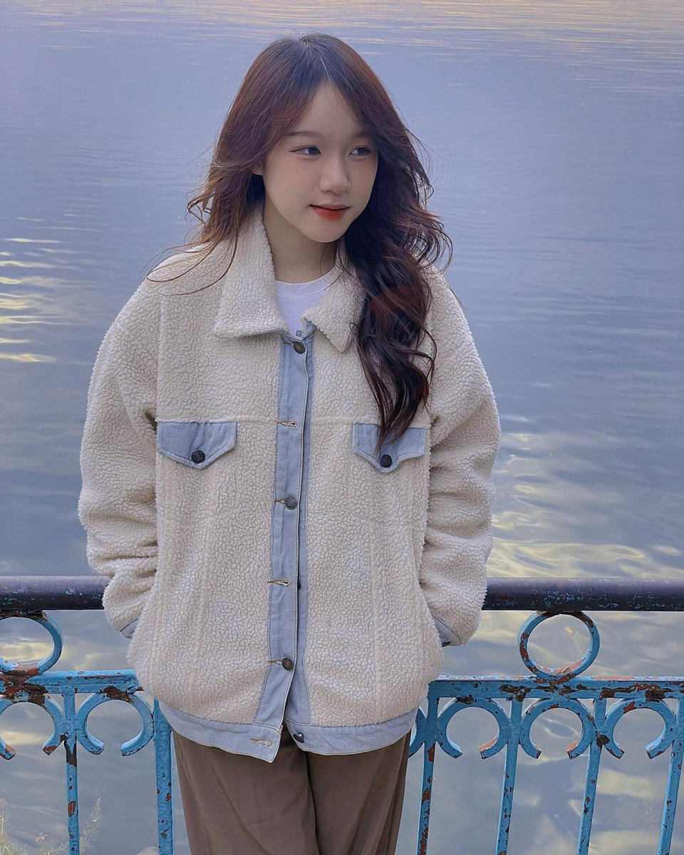 aglemnaja tweet media