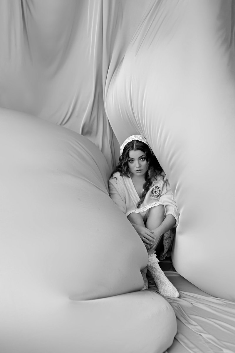 photographer just sent me my pics.........
Goooooooorls