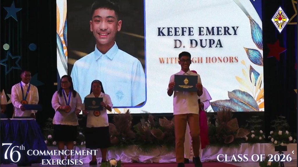 margarille's tweet photo. graduated from elementary yesterday and i’m still here :”<

anyways, he’s the valedictorian! i’m soooo proud!!! parang kailan lang i ask him about the elements in the periodic table (kinder pa sya ato)! HAHAHAHAHAAHH https://t.co/qOLeHtrXb1