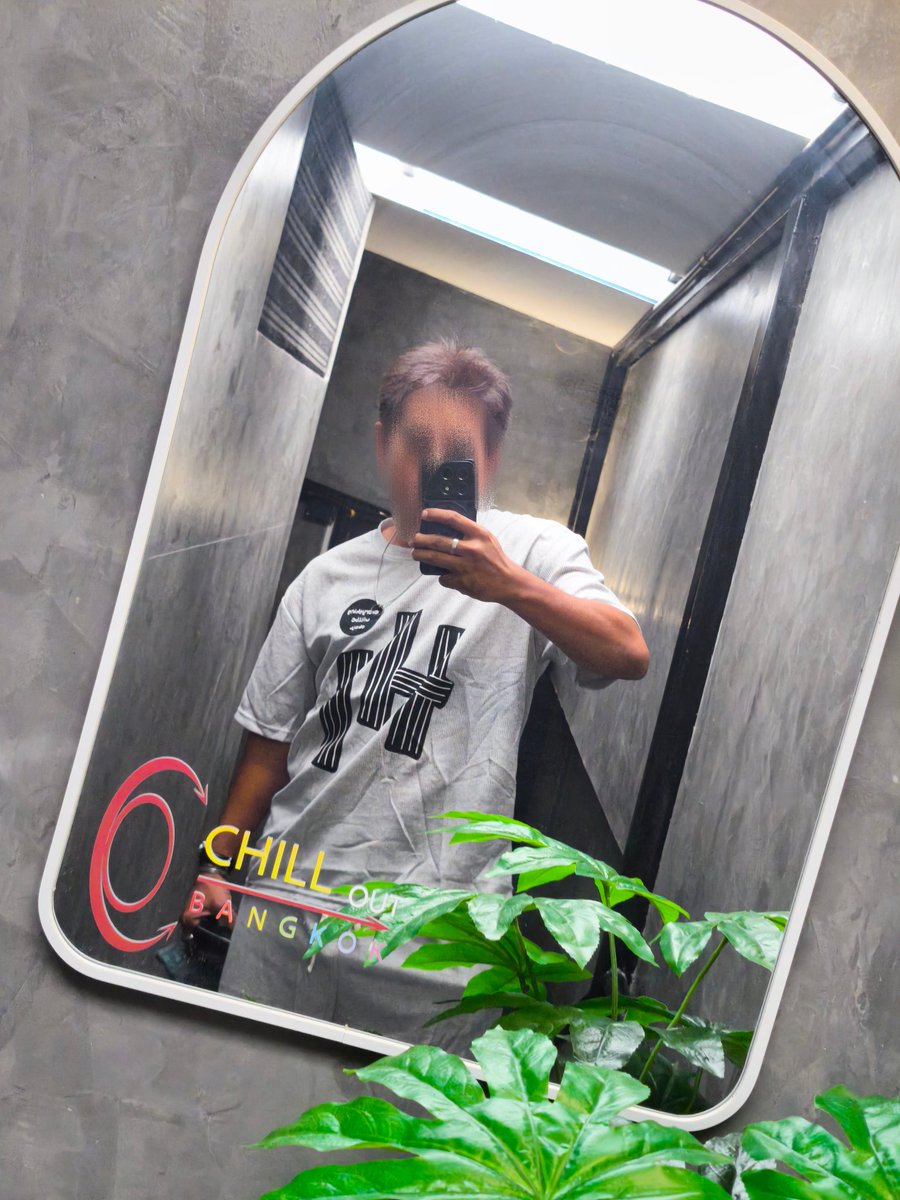 T_:u_ivi tweet media