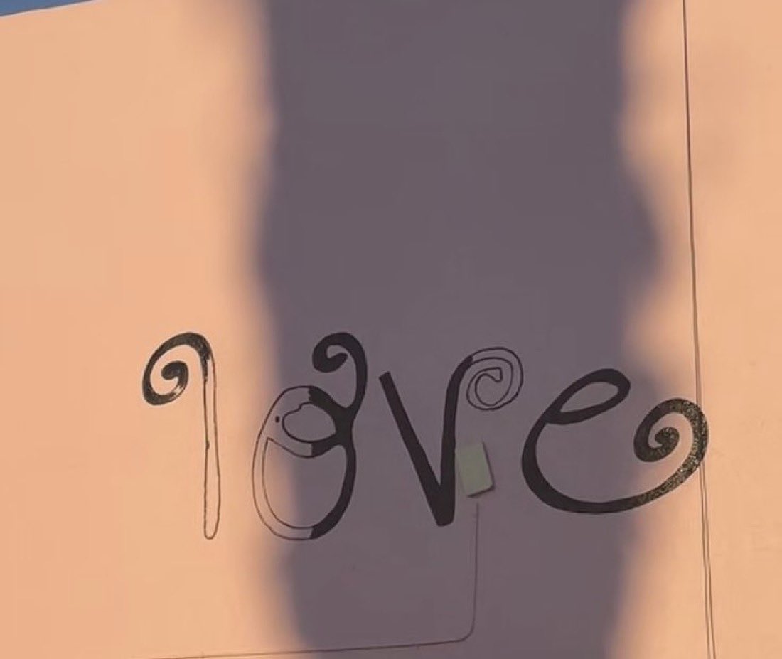 gray ۵ | #OliviaIsComing tweet media