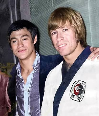 RIP chuck Norris 🙏😥