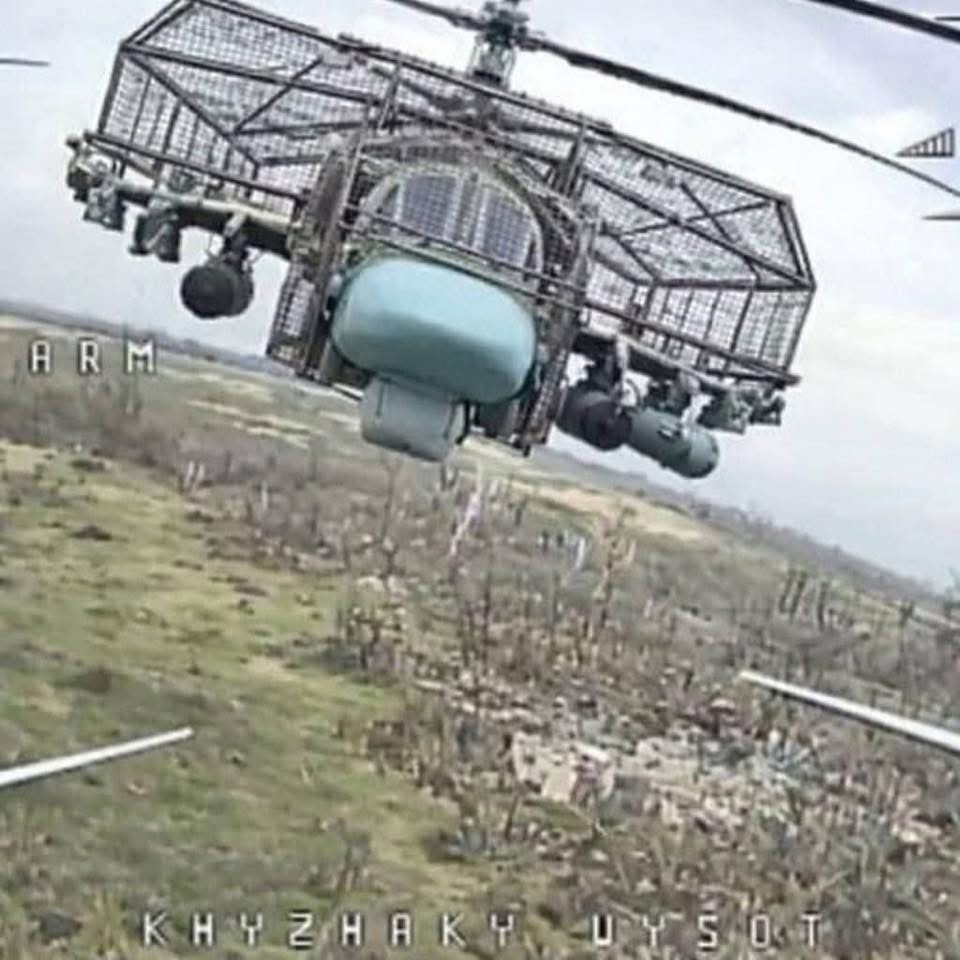 takhmaz's tweet photo. От цікаво, по є-балам це буде як танк? І скіко балів за тушки пілотів? https://t.co/lCgGq4dbwF