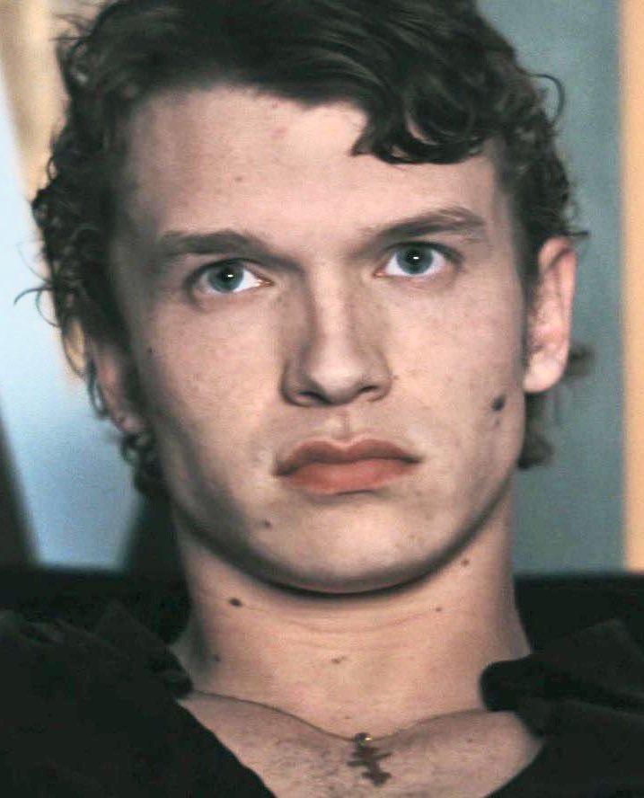 juststorries's tweet photo. he could ruin my life and i’d defend him in court https://t.co/0VOk6gxWQt