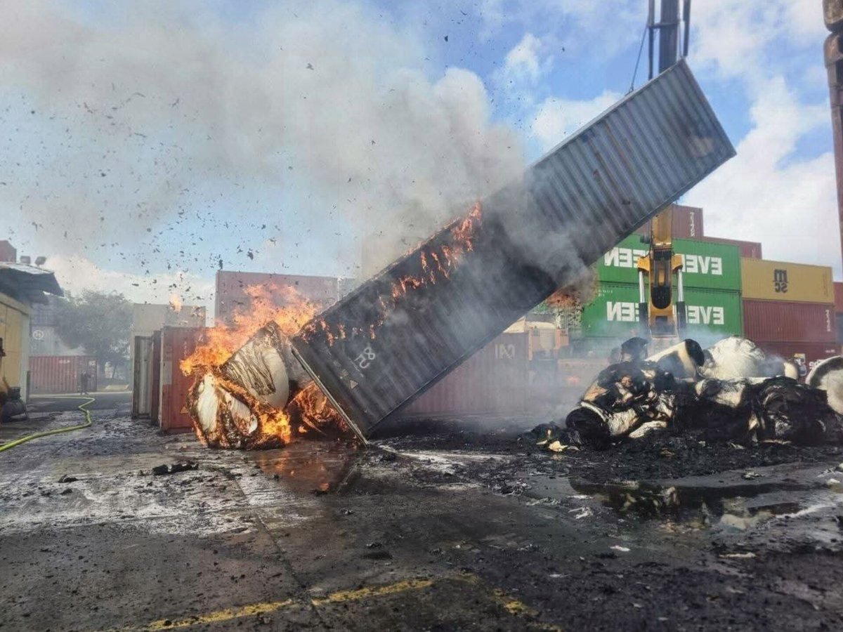Onelive_com's tweet photo. Breaking News | Massive Fire at Haifa Port, Containment Efforts Still Unsuccessful
#facebook #iranattack #northkorea #north #hongkongphotography #hongkong #texas #losangeles #chicago #americana #america #news #united #unitedkingdom #UnitedStates #usa #usarmy #usareels #dubai❤️ https://t.co/QGGTWVb827