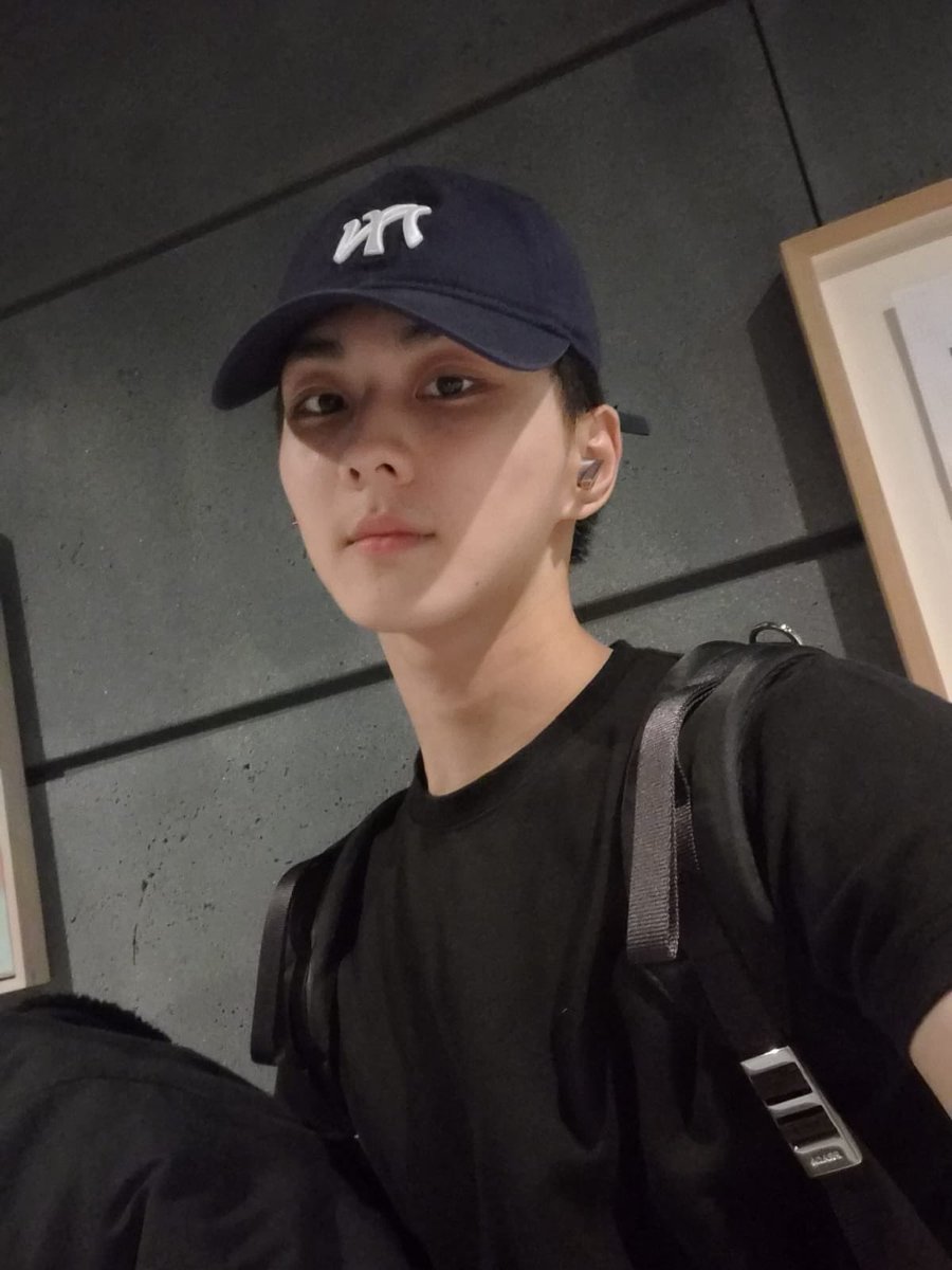 jayesnupi's tweet photo. oh gente o bichinho com carinha de cansado magrinho :( subam as tags pra esse mocinho trabalhador

LET ENHYPEN CREATE
#PROTECT_OUR_SEVEN
#LET_ENHYPEN_CREATE
#BOYCOTT_HYBE_BELIFT
#FairTreatment_For_NI_KI https://t.co/9Zf6lKIPM2