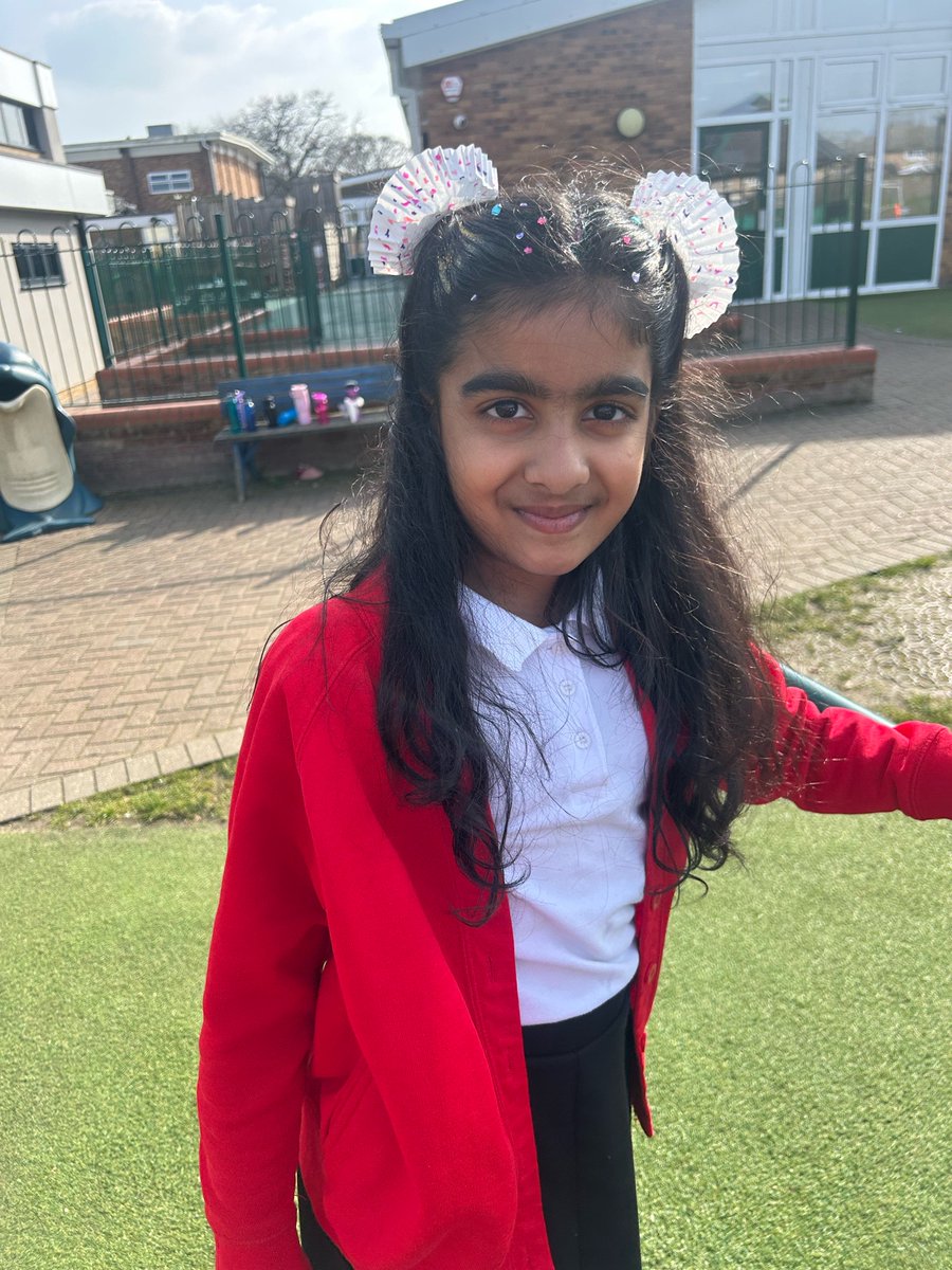 Lee Chapel Primary School tweet media