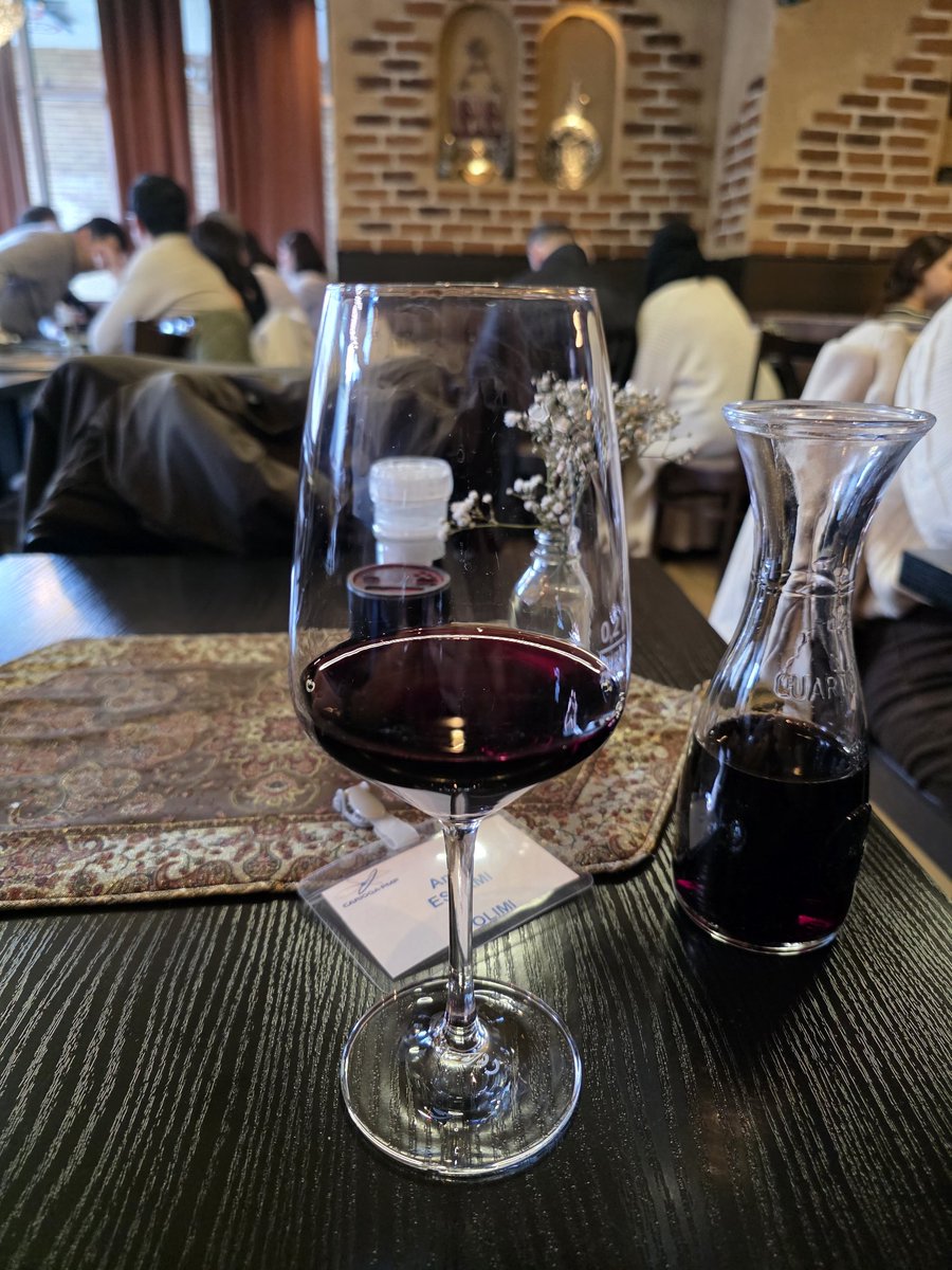 امسال عید سفرم، هفت سین ندارم، تلفن و اینترنت هم نیست تماس بگیرم با ایران، ولی سعی میکنم امیدوار باشم به روزای بهتر.
اومدم یه رستوران ایرانی حداقل لحظه سال نو یکمی حس سال نو رو داشته باشم. 
نوروز مبارک :)