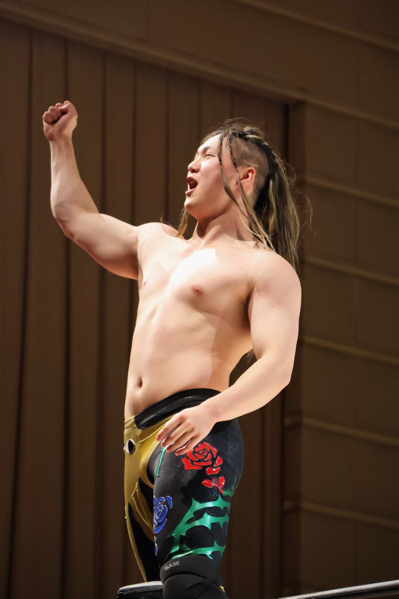 mi____ku_0830's tweet photo. ずっーと楽しみにしとったRWF40周年興行🌟🌟試合は残念だったけど、話せたし名前覚えてくれとったのガチアチィ！！￼
また行きまーす👍✨
#RWF
#立命館プロレス同好会 
#HOKA2_GOHAN 
#DWA
#RWF40周年興行
#学生プロレス
#KBSホール https://t.co/M1f0dTbyMB
