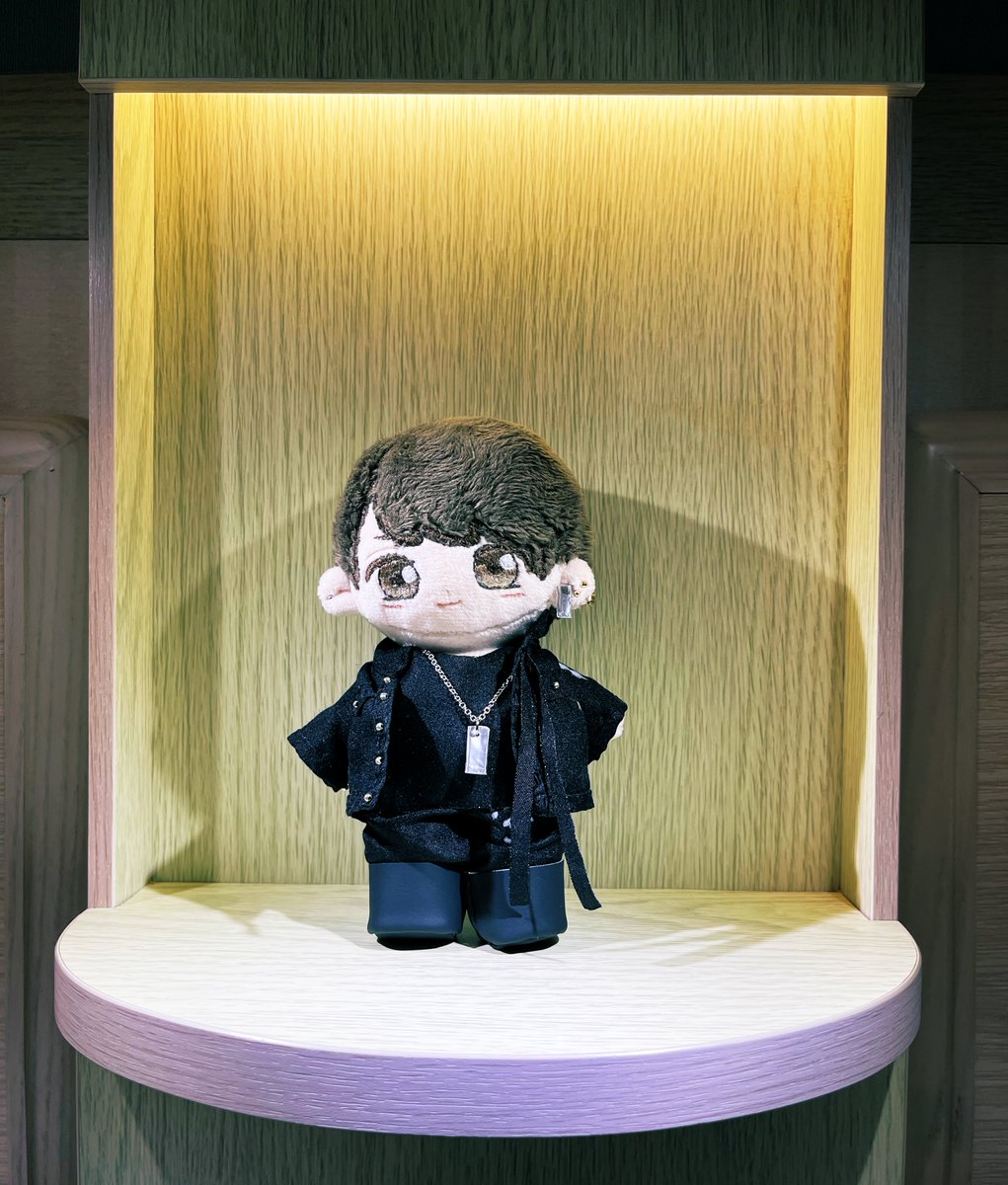 やばい東横インにちっちゃいステージあってVOTE30の2回戦始まる