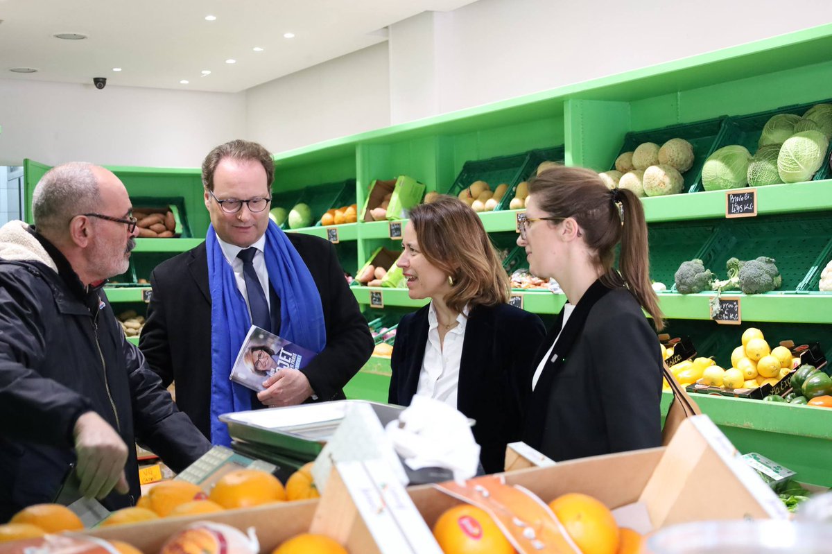 Rue Cadet, avec <a href="/auroreberge/">Aurore Bergé</a> aux côtés de <a href="/dburkli/">Delphine Bürkli</a> pour échanger avec les habitants du 9e arrondissement de Paris.

Dimanche, je vote Delphine pour #Paris9 et <a href="/datirachida/">Rachida Dati ن</a> pour Paris !