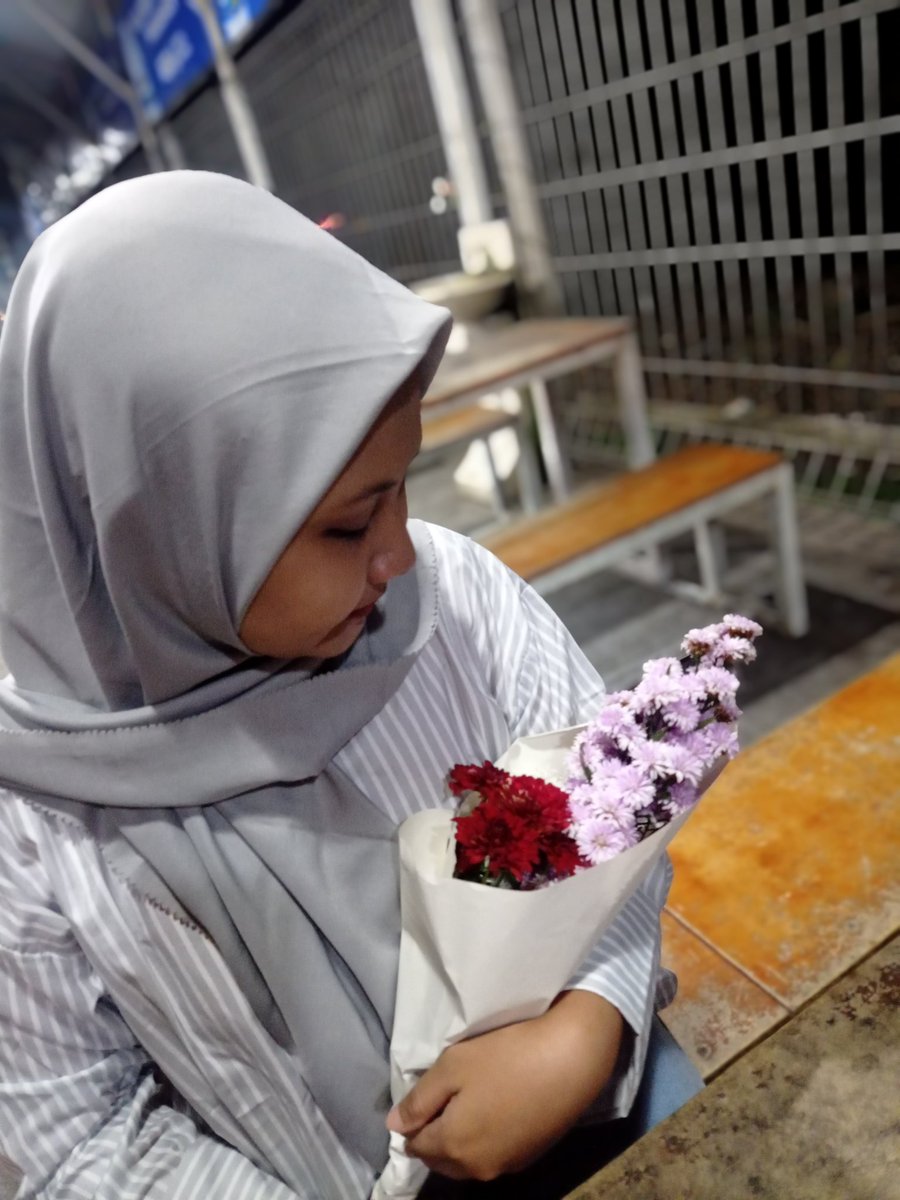 :.:..:::...:.: tweet media