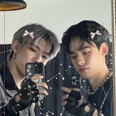 eve⭑dwy tweet media