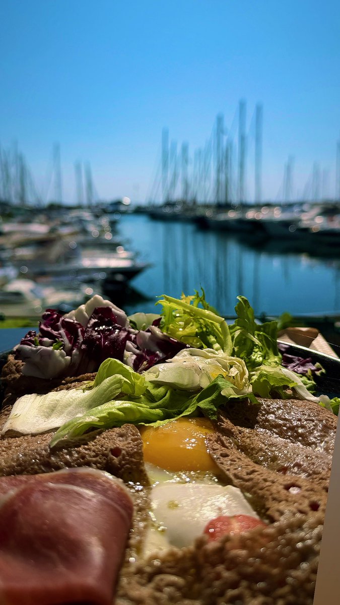 ClemCaro06's tweet image. Déjeuner au soleil ☀️😎#LunchTime #VendrediMidi #EndOfWeek #CôtedAzur #LaVieEnBleu #GolfeJuan