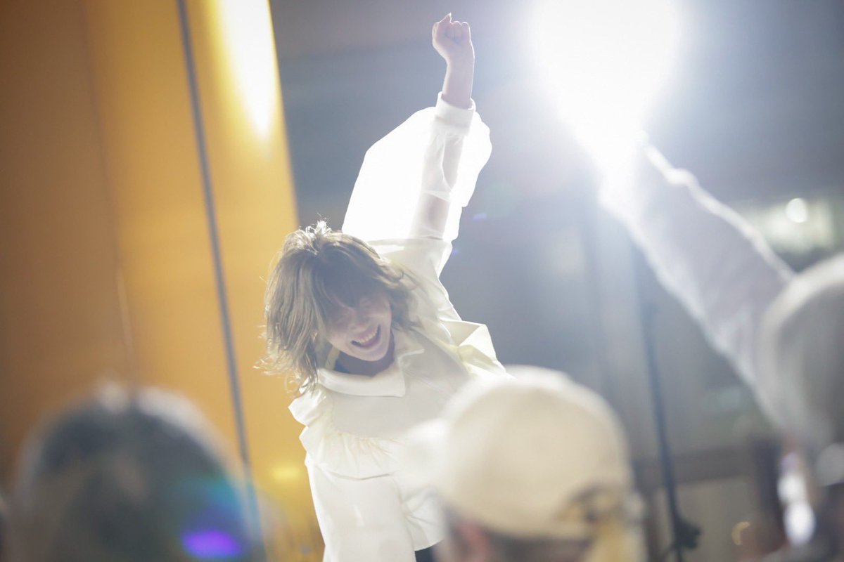 昨日はタワレコでのリリイベありがとうございました！！
野外めっちゃ素敵だったね〜
ライブ前小雨降ってて空はご機嫌ななめだったけど、まるでウチらのためかのように星1つだけ光ってたよ