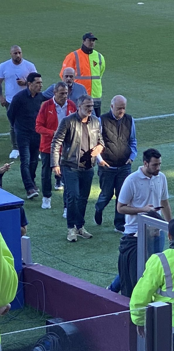 мαятιη tweet media