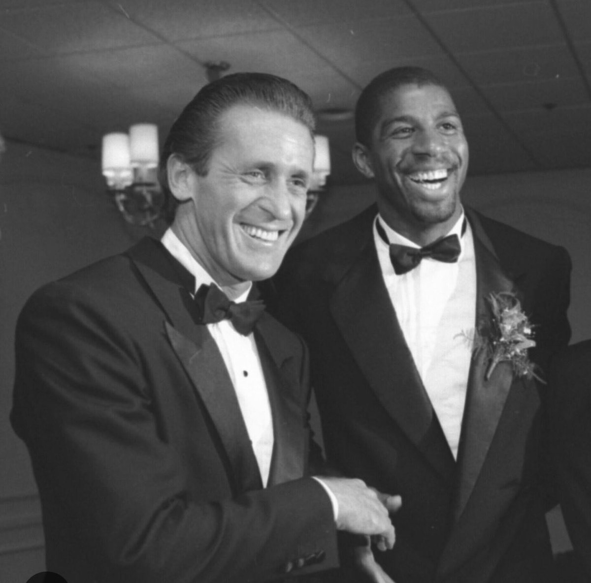 Earvin Magic Johnson tweet media