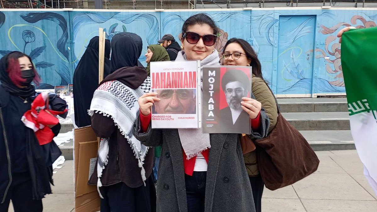 rot_und_real's tweet photo. Hier ein paar Eindrücke von der Stoppt den Iran-Krieg Demo, die grade am Alexanderplatz in Berlin, stattfindet! 

#b2003 https://t.co/lMjQNqeds8