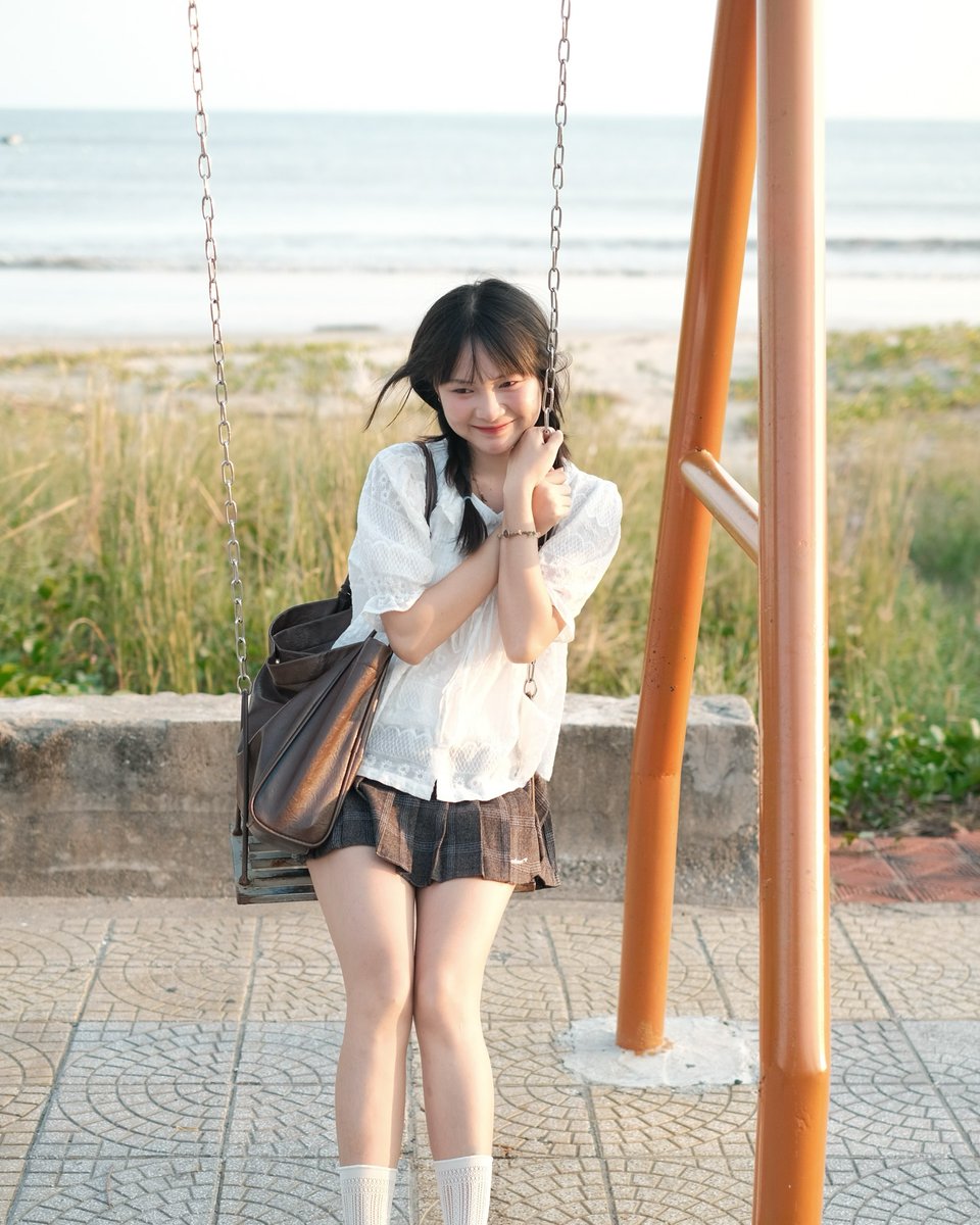 lee notice tweet media