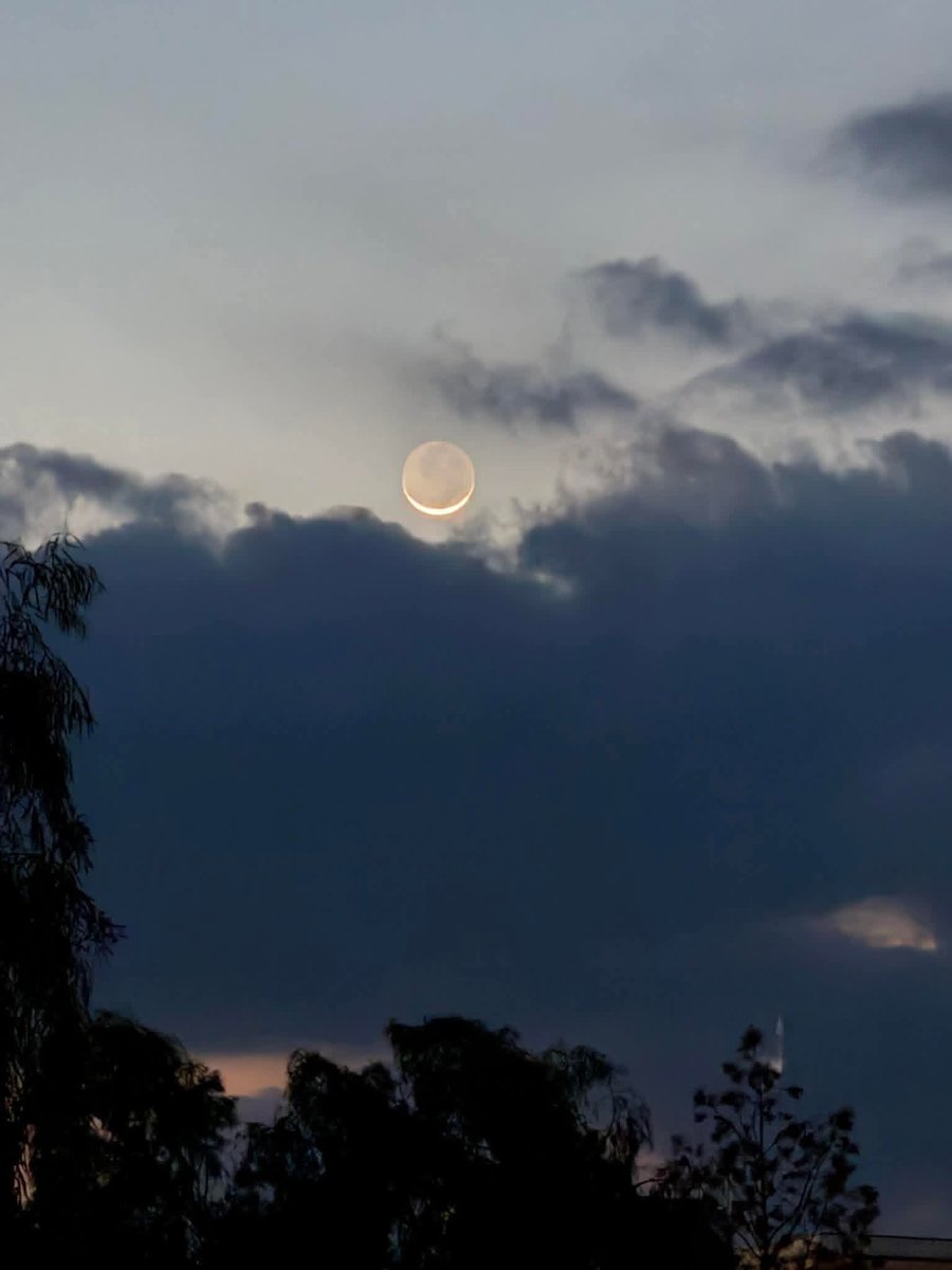 د پنجاب غلامانو د شوال د دې مياشتې څخه شرم نه درځي؟ البته د اختر په ورځ د روژې نيول ډېره لويه ګناه لري. 
مطلب د افغانستان اختر بيخي سهي وو.