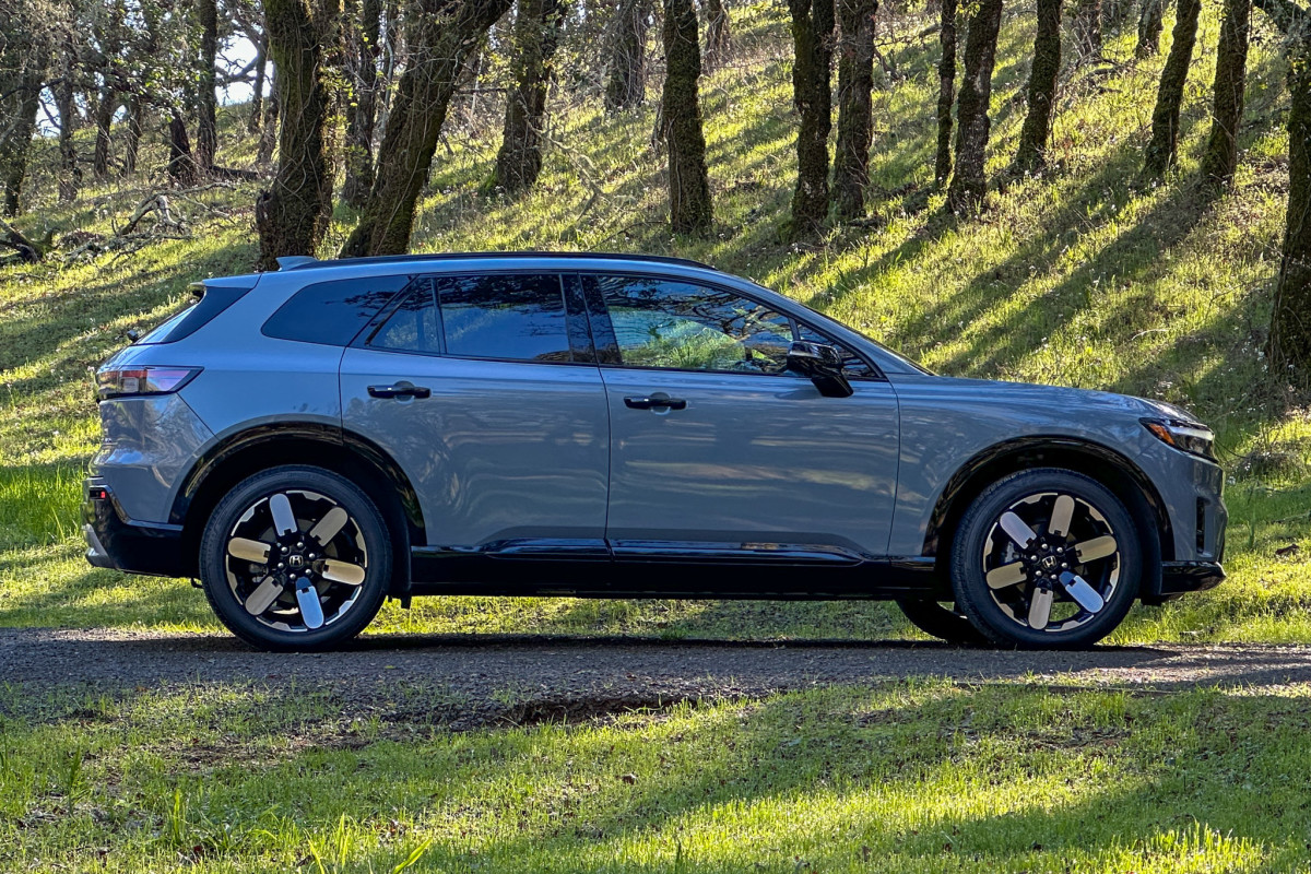 CarGurus tweet media