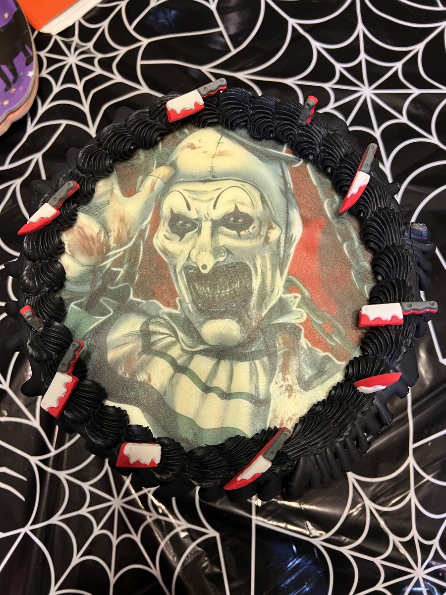 𝕷𝖆𝖚𝖗𝖊𝖓🦇 tweet media