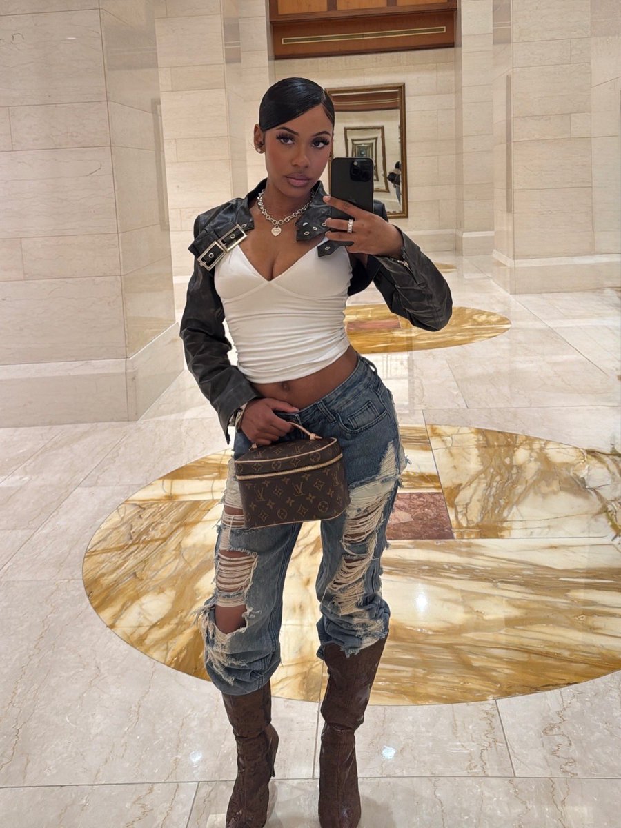 snobby t tweet media