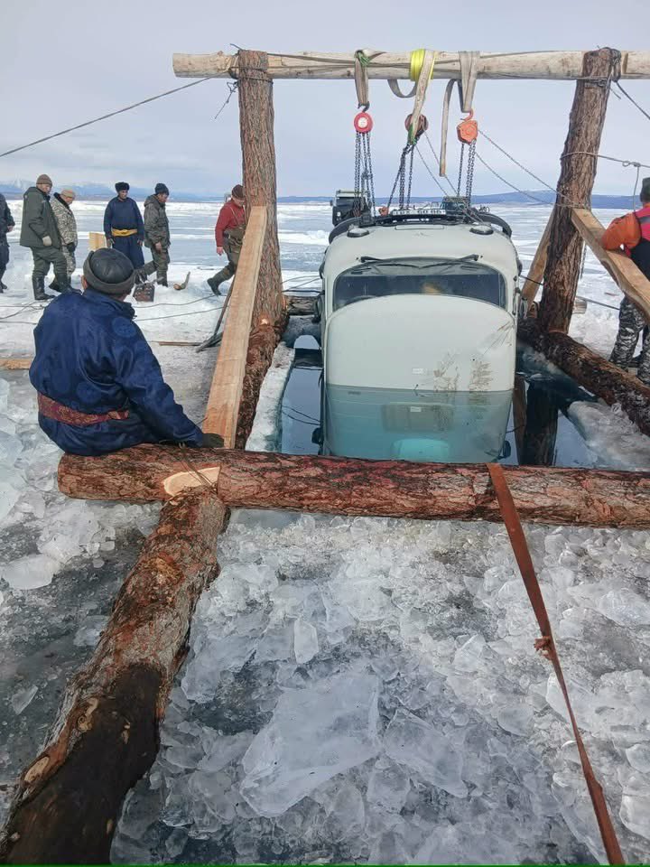 Зэлмэ.А tweet media