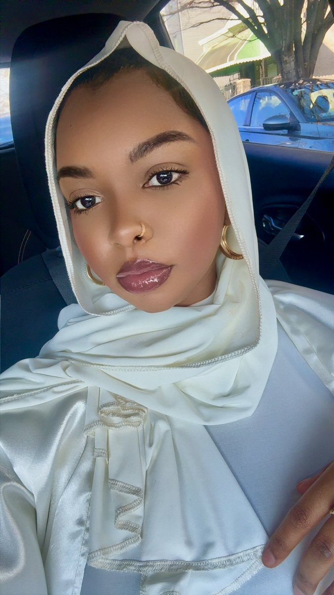 Erin J. 🆓🚌 tweet media