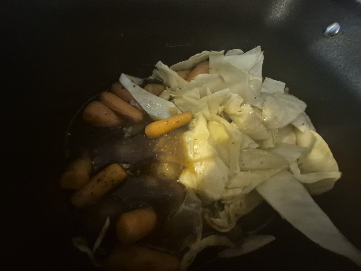 raymitheminx's tweet image. Corned beef brisket slow cooked last night and accompanying veg juices #spoiled these pics r not up to foodie cuteness standard