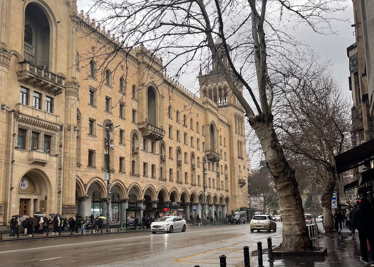 flâneuse tweet media