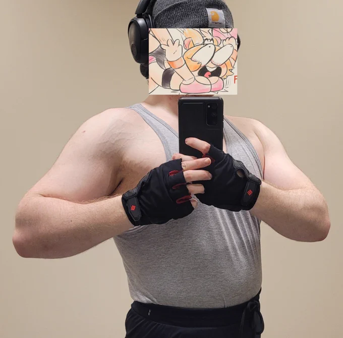 Fleshpost alert gym report!!!! Gym!!!! I enjoy it, even though i had 5 hours of slep.