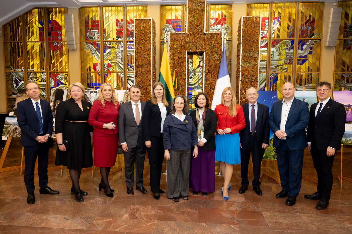 Aujourd’hui, les francophones du monde entier célèbrent la Journée internationale de la Francophonie! 
Nous sommes ravis de célébrer cette journée spéciale avec nos partenaires de la #Francophonie en Lituanie.