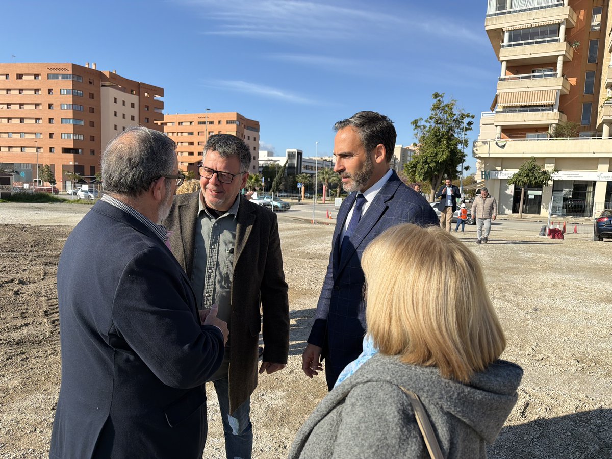 🚗 El PSOE reclama al Ayuntamiento un plan de aparcamientos residenciales en #Teatinos. <a href="/jorgequer/">Jorge Quero 🇪🇸</a> alerta de que la pérdida de plazas tras el inicio de las obras del parque Frank Capra agrava los problemas de movilidad en el distrito.

🗞️ Más info 👇
daniperez.es/el-psoe-reclam…
